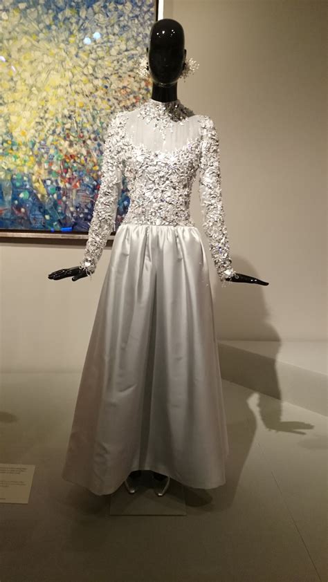 vestidos givenchy thyssen|Hubert de Givenchy .